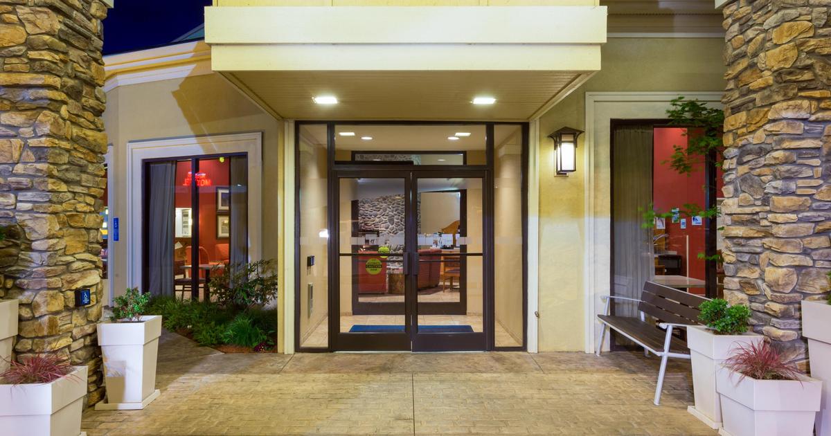 Holiday Inn Express Roseburg £104. Roseburg Hotel Deals & Reviews KAYAK