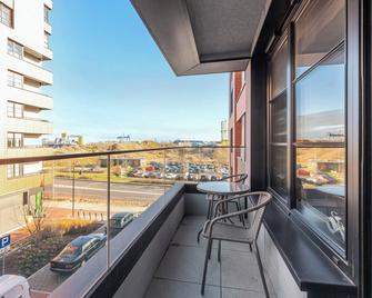 Doki Living - Foodhall & Parking By Downtown Apartments - Gdansk - Balcony