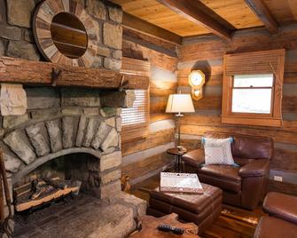 Private and Luxurious Rustic Hideaway on Barren River Lake - Scottsville - Sala de estar