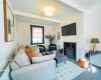 Highland Home on the West Highland Way - Sleeps 5 - Kinlochleven - Вітальня