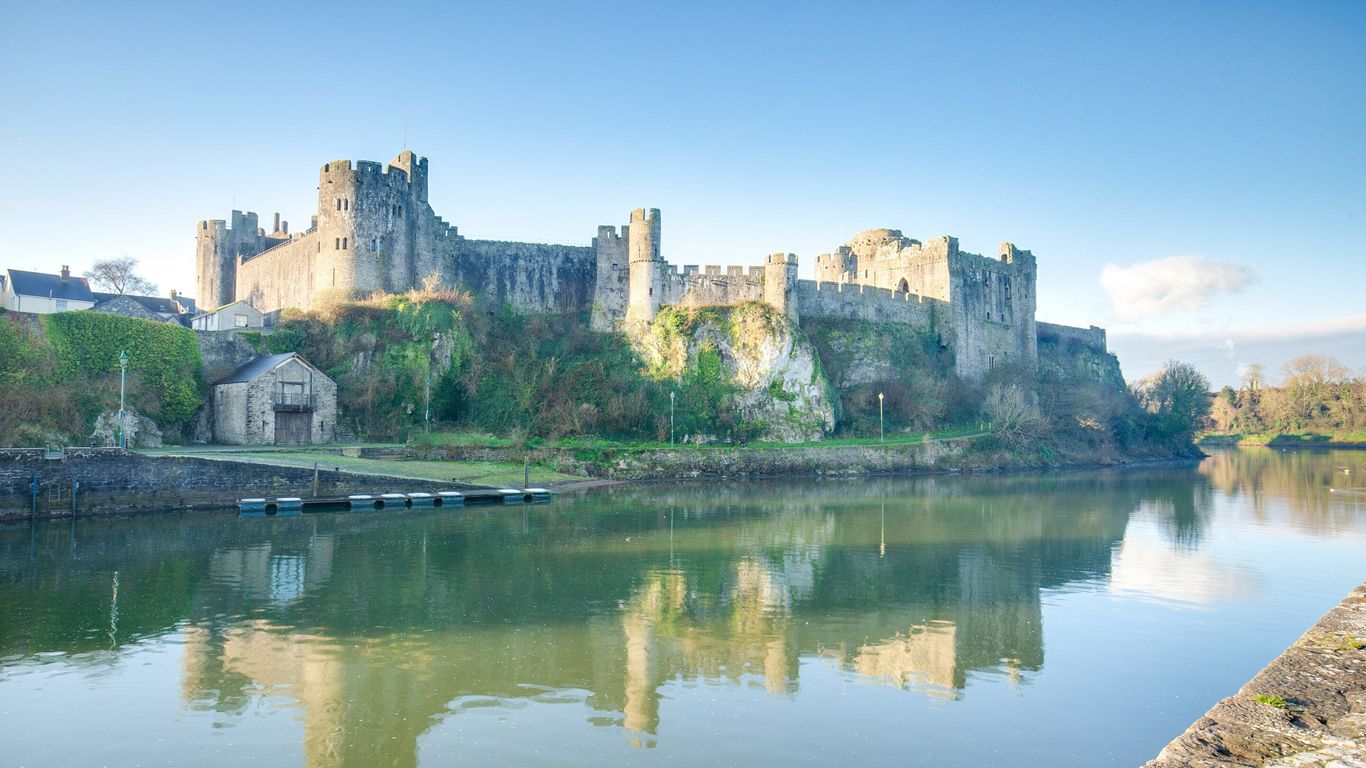 OYO Lamphey Hall Hotel