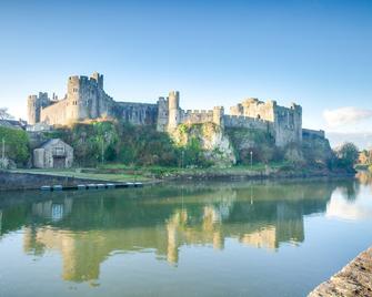 OYO Lamphey Hall Hotel - Pembroke