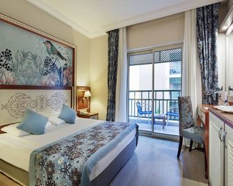 Crystal Paraiso Verde Resort & Spa - Boğazkent - Bedroom