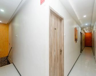 Hotel O Blue Pearl Residency Near Chhatrapati Shivaji International Airport - Mumbai - Hallway
