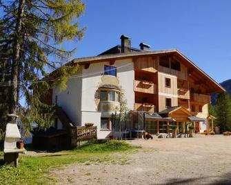 Chalet Frapes - San Martino in Badia/St. Martin in Thurn - Budova