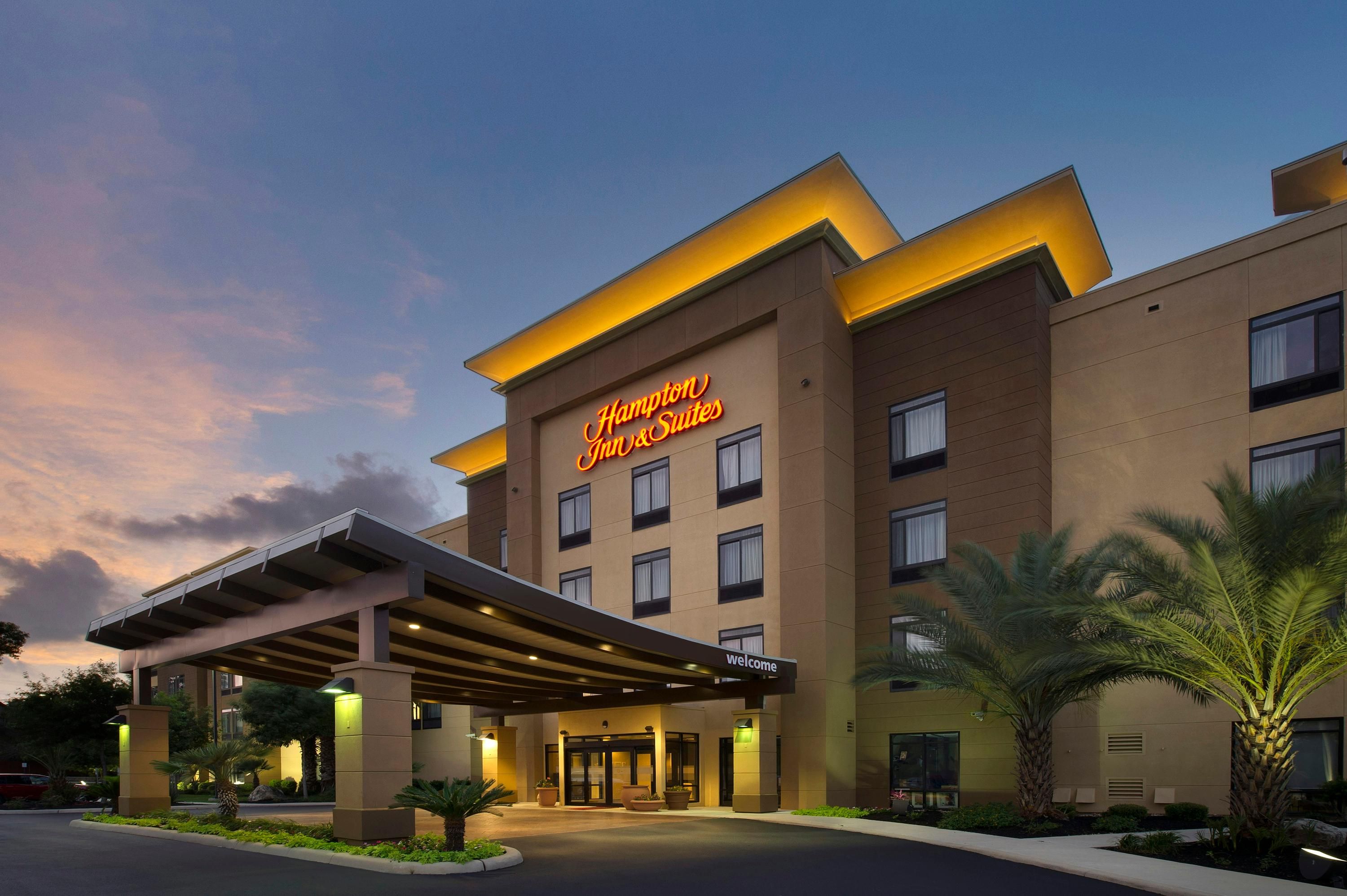 Hampton Inn & Suites San Antonio Northwest/Medical Center - San Antonio - Building