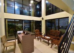 Anahaw Apartments Whitebeach - Boracay - Patio