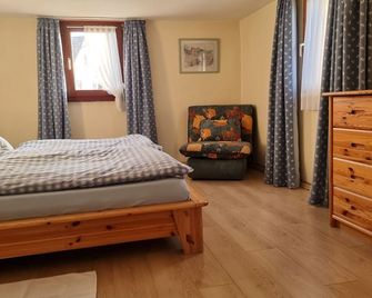 3 - Apartment room Cologne / Bonn - Eitorf - Schlafzimmer