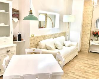 Casanova Luxury-Apartment - Vibo Valentia - Dining room