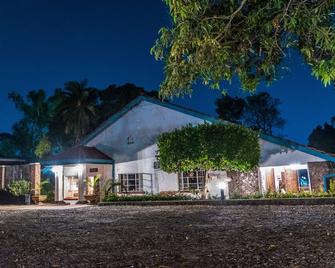 Annie's Lodge Lilongwe Area 10 - לילונגווה - בניין