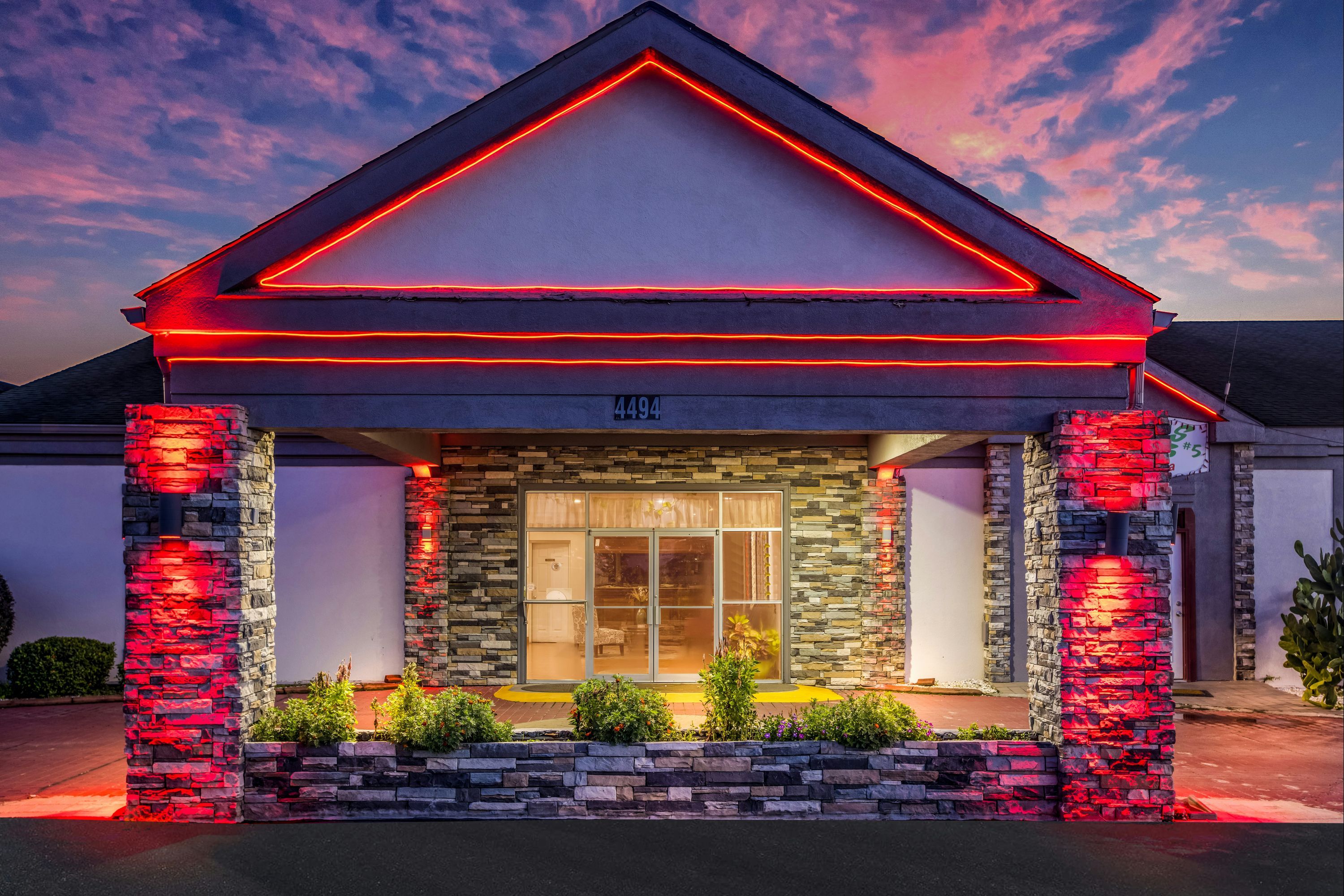 نزُل ريد روف إن سافانا - ريتشموند هيل/ آي-95 - ريتشموند هيل - مبنى