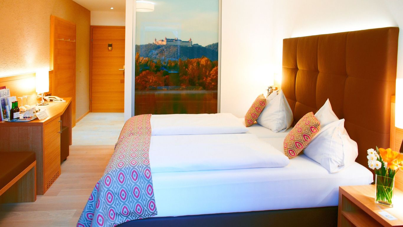 多瑙霍夫餐廳酒店 - 多瑙河畔埃默斯多夫