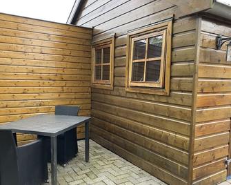 Quiet chalet in the rural area of Breda - Prinsenbeek. - Breda - Patio