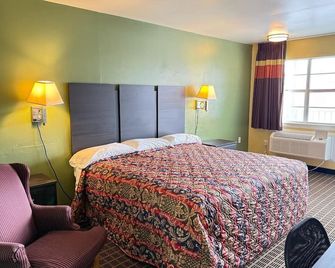 Relax Inn - Hampton - Bedroom