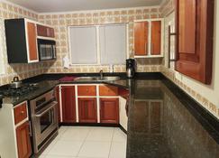 Maria Mulata Apartments - Oranjestad - Kitchen