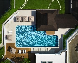 Hilton Kuching - Kuching - Pool