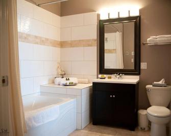 Beyond Bliss Hotel Suites - Powell River