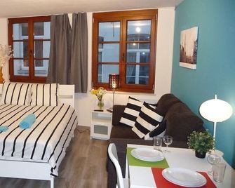 Chez Esmara Et Philippe Fourche - Brüssel - Schlafzimmer
