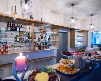 Hotel Schroecker Tor - Eggenstein-Leopoldshafen - Bar