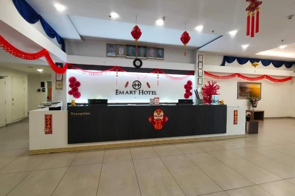 Emart Hotel (Riam) - Miri - Rezeption
