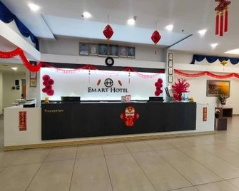 Emart Hotel (Riam) - Мірі - Рецепція