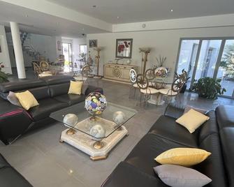 Domaine Georges V - Saint-Junien - Sala de estar