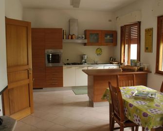 Villa Peppe villa with garden near the beach pescara - Francavilla al Mare - Küche