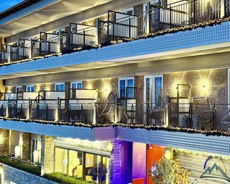 Nidimos Hotel - Delphi - Building