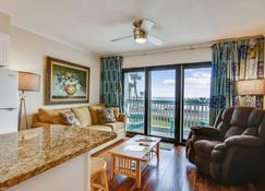 Casa Del Mar by VTrips - Galveston - Living room