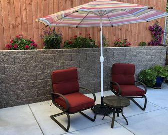 Beautifully Appointed Spacious Studio. Minutes from Napa Valley, Sonoma, & SF - Vallejo - Uteplats