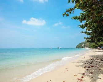 Blue Koh Yao Yai Resort and Villa - Ko Yao Yai - Beach