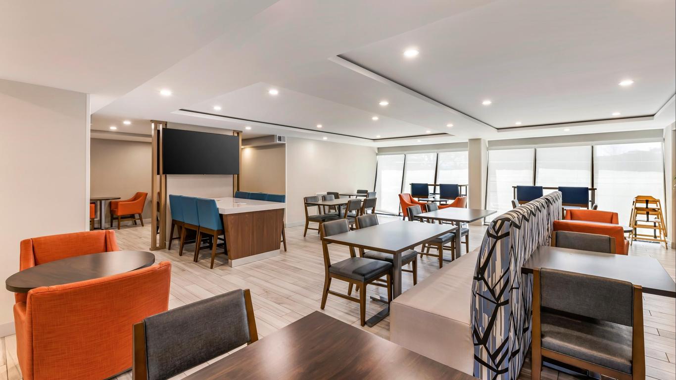 Holiday Inn Express Chicago-Downers Grove