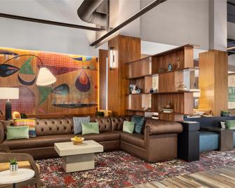 Hilton Garden Inn Burlington-Downtown - ברלינגטון - לובי