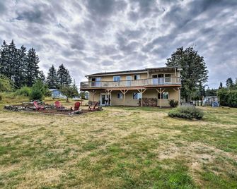Cozy Port Orchard Home w/ Grill & Fire Pit! - Port Orchard - Building