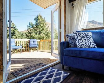 Tiny House in the Big Mountains w/ Hot Tub & EV Charger! Near Colorado Springs! - Cascade-Chipita Park - Balcón