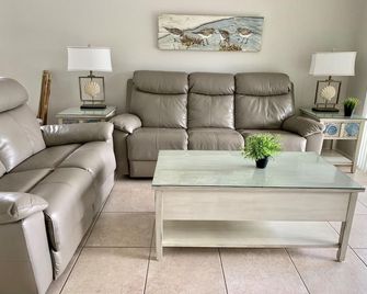 Shorewalk Vacation Villas - Μπρέιντεντον - Σαλόνι