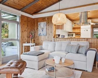 3 Bedroom Stunning Home In Skjern - Skjern - Living room