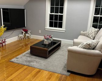 Charming 2-bedroom apartment in Manchester with AC, WiFi - Manchester - Living room