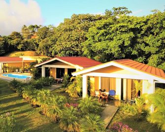 Lovely Villa in LakeGardens, Beautiful Lake View, Huge Selection of Tours Nearby - Arenal - Building