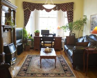 ريدو إن - أوتاوا - غرفة معيشة