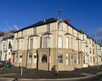The Victoria Hotel - Pwllheli
