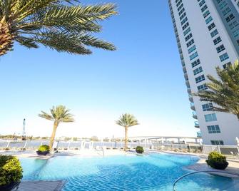 The perfect waterfront property - Holly Hill - Pool