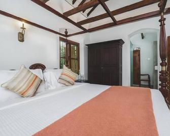 Kurundu Walawwa Villas and Suites by The Clarks - Ahungalla - Bedroom