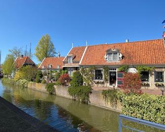 Hotel & Restaurant De Fortuna - Edam - Building