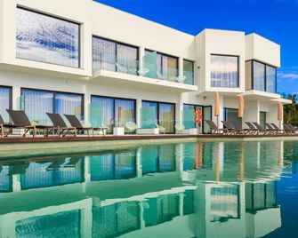 Enigma - Nature & Water Hotel - Sao Teotonio - Pool