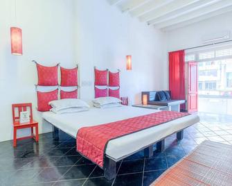 Itsy By Treebo - Red Lotus Heritage Promenade Beach - Pondicherry - Schlafzimmer
