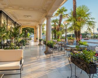 Hotel Palace Bellevue - Liburnia - Opatija - Hàng hiên