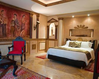 Le Temple Des Arts - אוארזאזטה - חדר שינה