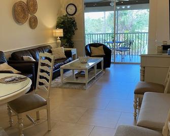 Stoneybrook Estero, Fl, Your, Leisure/Golf/Beach/Shopping, Dreams Await You! - Estero - Living room