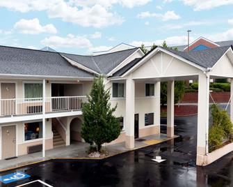Days Inn by Wyndham Dahlonega - Dahlonega - Rakennus